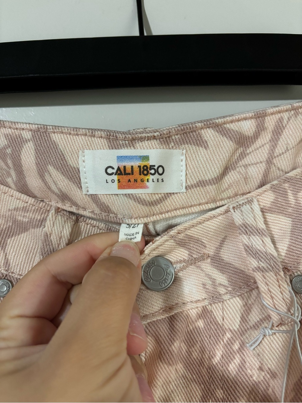 Cali 1850 Women's Pink Camouflage-Print Wide Leg Jeans - Picture 3 of 4